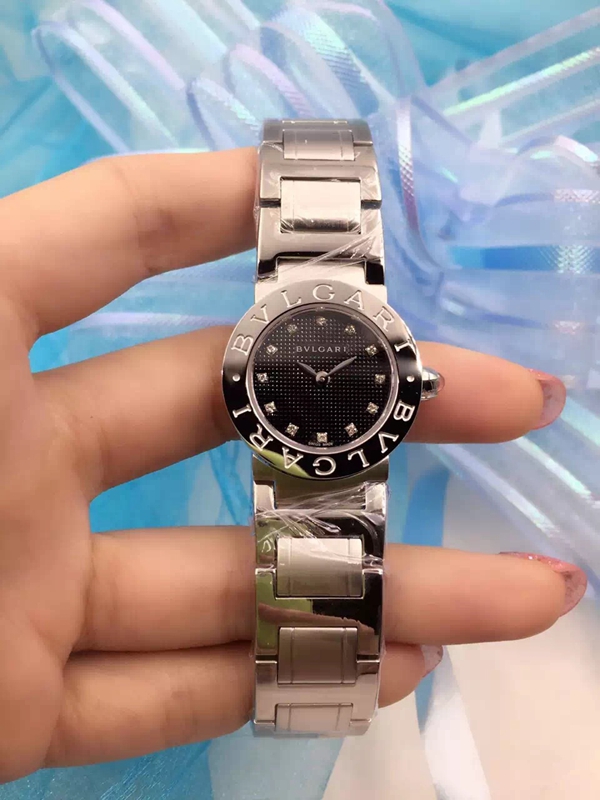 ブルガリ時計正面デザイン